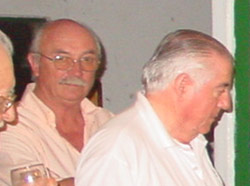 Carlos Irastorza (izda), nuevo presidente, y Carlos Sagastume (drcha), vocal de la nueva Comisión Directiva de 'Gure Txokoa' (foto euskalkultura.com)
