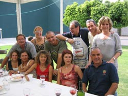 Algunos de los amigos reunidos en el Aberri Eguna de Celaya (foto vascosmexico.com)