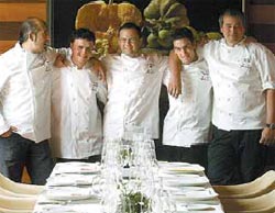 Aitor Elizegi (Gaminiz), Isidro Arribas (Andra Mari), José Miguel Olazabalaga (Aizian), Josean
Martínez Alija (Guggenheim) y Aitor Basabe (Arbola-Gaña) presentaron los menús [foto quediario.com]