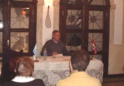 Un momento de la conferencia de César Arrondo la pasada semana en Chascomús, Pcia. Buenos Aires