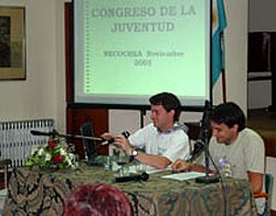 Referentes de Pergamino y Rosario intervienen en el Congreso de la Juventud celebrado en Necochea en 2005 (foto euskalkultura.com)
