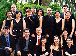 Algunos de los miembros del Coro de la Universidad del País Vasco (foto Coro UPV)