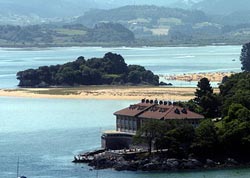 La reserva de la Biosfera de Urdaibai, en Bizkaia, es una zona protegida por la riqueza de su fauna