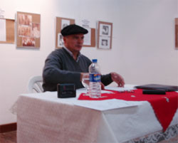 César Arrondo en la conferencia organizada el pasado sábado en Viedma (Pcia. Río Negro) por el Centro Vasco local 'Beti Aurrera Aberri Etxea'