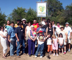 Fotografía de grupo con buena parte de quienes participaron en el picnic 2006 de la NMEE