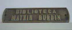 La Biblioteca 'Matxin Burdin' del Centro Vasco de La Plata organiza el Encuentro. En la foto, la placa que identifica el recinto (foto EuskalKultura.com)