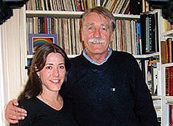 Juan Antonio Urbeltz junto a la vascoamericana Lisa Corcostegui, experta dantzari y estudiosa del baile vasco (foto dantzariak.net)