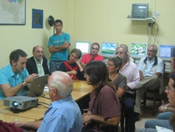 Kinku Zinkunegi presenta el sistema Boga a los alumnos de la Euskal Etxea (foto MurciaEE)