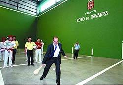 Alberto Catalán estuvo presente en la inauguración del frontón de Rosario, el año pasado