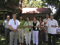 De izquierda a derecha: Carlos Alfredo, Juan Carlos (de Salto), Inés, Mercedes, Inés, Margarita, Luis (Buenos Aires) y Jean-Claude (Arnegi)