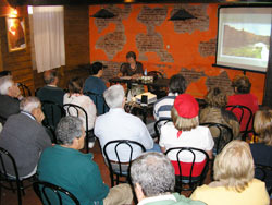 Charla sobre los vascos pronunciada en Claromecó por Clyde Vizzolini de Echegoyen, miembro de Hiru Erreka