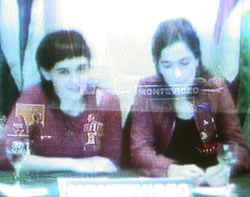 Lucía Méndez y Paola Bella en un momento de la videoconferencia que mantuvieron ayer con el Palacio Kursaal donostiarra durante el Día del Euskera (foto EuskalKultura.com)