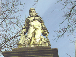 Estatua del bardo Jose Mari Iparragirre
