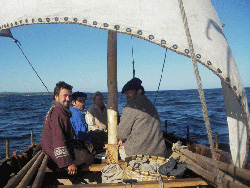La expedición Apaizac Obeto, compuesta por vascos y Miq'mak revivió los aventuras euskaldunes en la costa de Canadá (foto Albaola.com)