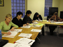 Las alumnas Patty Lachiondo, Ramona Larrea, Josephine Anchustegui, Gina Ridley y Jaimie O'Mahoney (foto I. Kortazar)