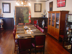 Sala de Reuniones en la sede del Centro Laurak Bat de Buenos Aires (foto EuskalKultura.com)