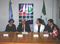 La consejera Larrañaga durante la firma del acuerdo con la Intendencia Municipal de Montevideo 
