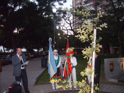 Un momento del homenaje realizado en Rosario (foto Zazpirak Bat EE)