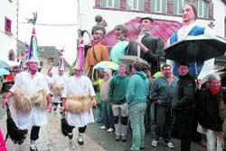 Aspecto de las calles de Burguete durante el Día del Navarro Ausente (foto Calleja-DDN)