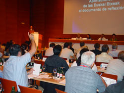 Un momento de la sesión del viernes del IV Congreso Mundial (foto EuskalKultura.com)