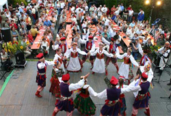 El grupo de baile Alurr en una actuación