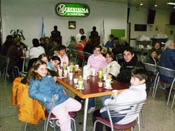 Algunos de los participantes más jóvenes de la salida organizada por la Biblioteca Matxin Burdin