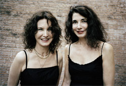 Las hermanas Katia eta Marielle Labèque, dúo de pianistas hendaiesas (argazkia B.Lacombe)