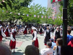 Una de las exhibiciones del pasado fin de semana en Boise, de la mano del grupo local Oinkari (foto EuskalKultura.com)