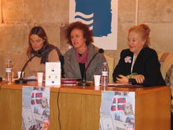 Begoña Eguiluz, María Esther Etxebarrieta eta Arantza Ametzaga 2005ean Donostiako Udal Liburutegi zaharraren egoitzan, 'Erbestea eta Emakumea' mintegian