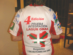 Detalle de la remera, o camiseta, presentada por la Euskal Etxea el año pasado en la cuarta edición de la Prueba Integración Lagun Onak