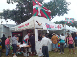 Townsvilleko Euskal Etxeak bertako 'Cultural Fest' delako azokan ipini zuen stand-aren ikuspegia