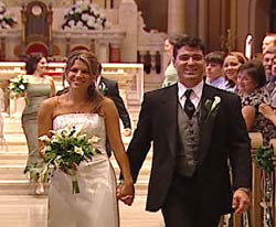 Izar and Nicholas leaving St. John's Cathedral.  The couple was married September 1, 2007 at 2 in the afternoon (photo EuskalKultura.com)