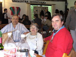Francisco Rosales y Cabral, María de las Mercedes "Marilusa" Cabral y Pedro Glessner en el encuentro (foto Fernanda Goizueta)