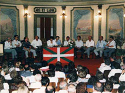 Foto de archivo de una convocatoria del Centro Vasco Saltoko Euskaldunak de Salto, Uruguay