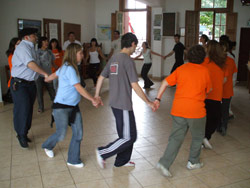 Curso de baile impartido por Aitor Alava en Laprida durante la misma jornada conmemorativa