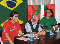 Una de las actividades de la euskal etxea brasileña en el aniversario del Bombardeo de Gernika