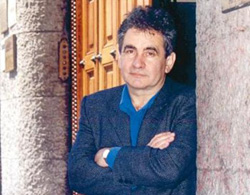 El escritor vasco Bernardo Atxaga, autor de "El hijo del acordeonista" (foto Atxaga.org)