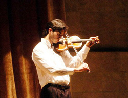 Xavier Inchausti durante un concierto ofrecido en Buenos Aires (foto MOGomez)