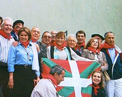 Varios miembros de la Euskal Etxea de Bogotá