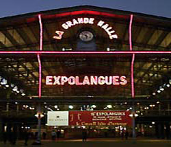 Expolangues azoka urtero edukitzen duen Pariseko pabilioiaren itxura aurreko edizio batean