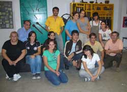 Miembros del Taller de teatro junto a Miguel Lurbe