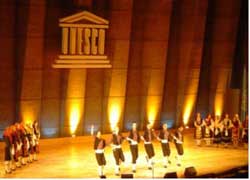 El grupo de baile 'Panthénon' de Grecia será uno de los tres protagonistas de la IV 'Orok Betan'