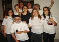 Grupo avanzado de Euskaltzaleak que viajó el pasado octubre a Euskal Herria, en la foto en torno a su irakasle, Sabrina Otegui