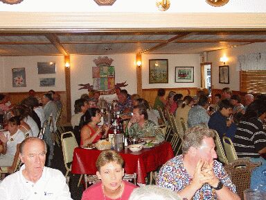 Comedor del JT, con el escudo vasco (foto EuskalKultura.com)