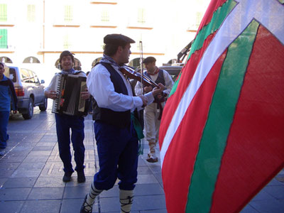 Basque musicians in a street performance in Mallorca organized by the Artea Basque Center of Mallorca