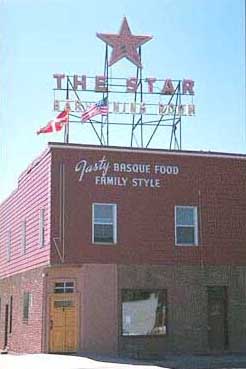 The Star, a main gathering place in Elko since 1910 (photo EuskalKultura.com)