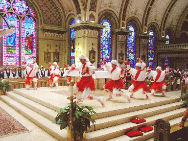 "Oñati Dantzari Taldeak" has brought the dances from Oñati of Corpus day to Boise, and they dance them every year at the cathedral of Boise