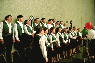 San Francisco Basque Club's "Elgarrekin" choir (photo EuskalKultura.com)