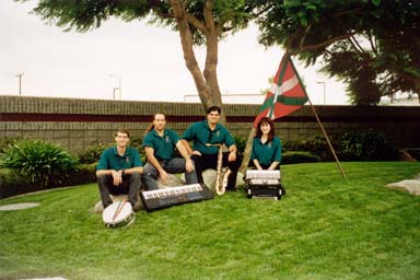 Chino, California Mendiko Haurrak music group