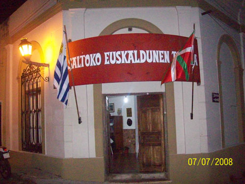 Salto Basque Club House